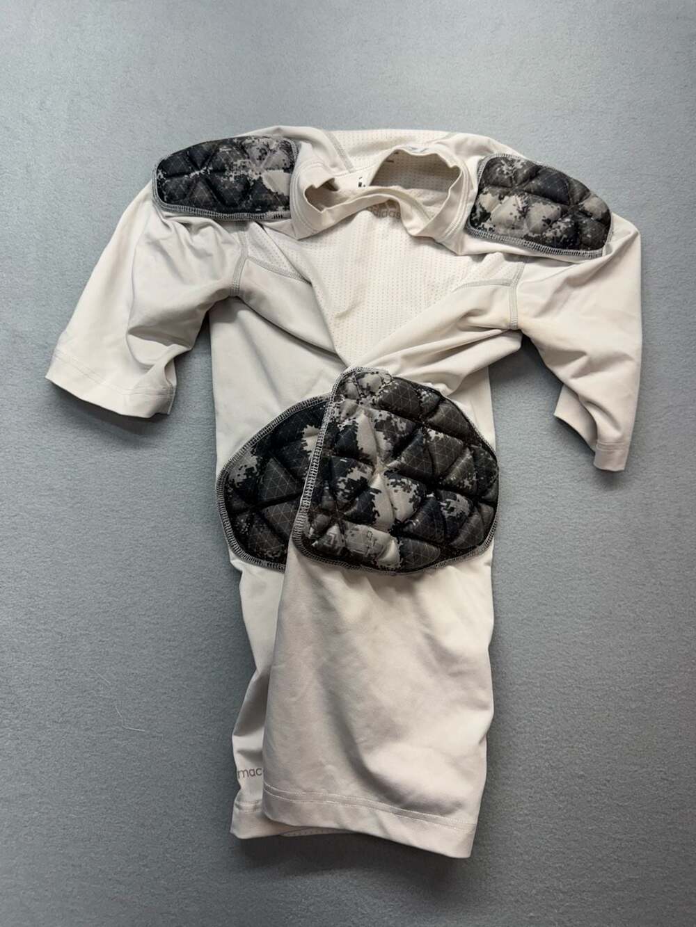Adidas Padded Compression Shirt White Camo youth XL